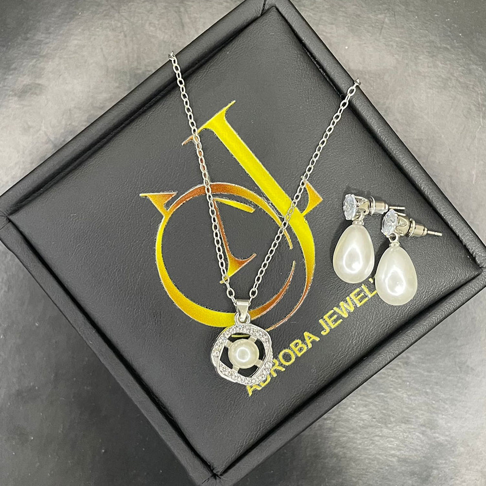 Charm pendant