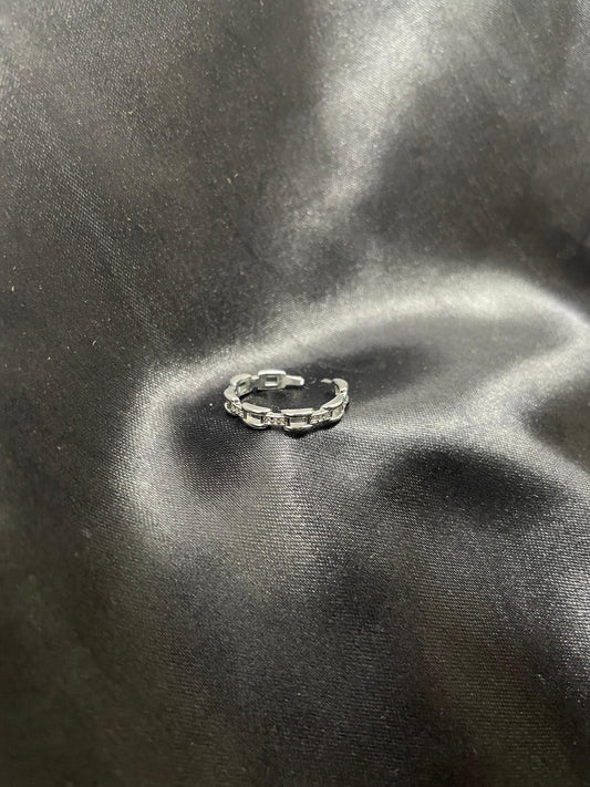 Adroba chainlink Ring